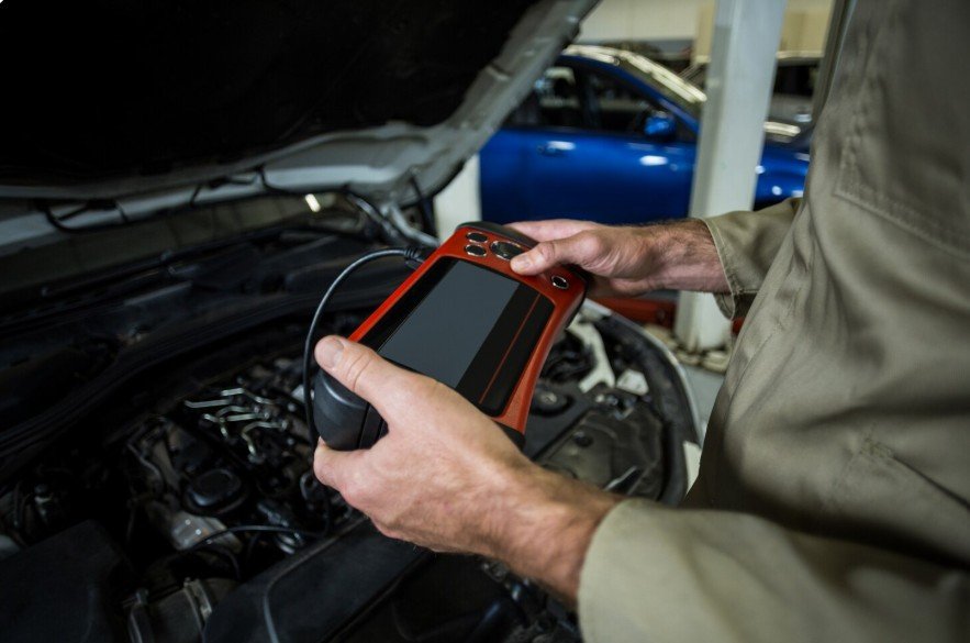 Car scanning and diagnostics service in Dubai